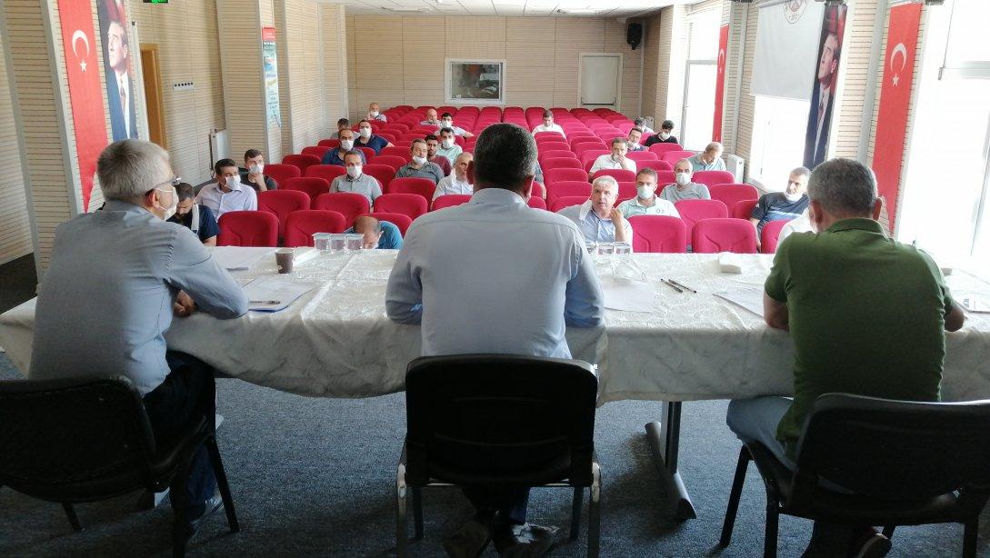 İlçe Milli Eğitim Müdürümüz Mehmet Şah AYDINER başkanlığında 2019 - 2020 eğitim öğretim yılı yıl sonu değerlendirme toplantısı yapıldı. 