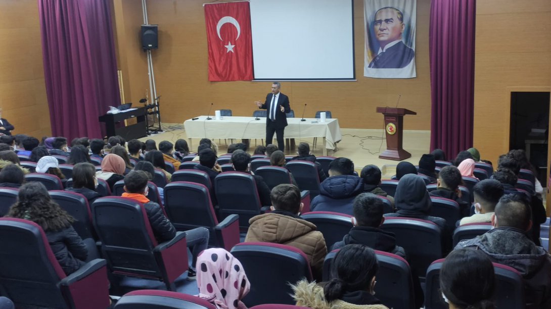 İlçe Millî Eğitim Müdürümüz Mehmet Şah AYDINER, Öğrencilerle Söyleşide Bulundu
